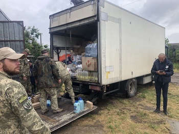 Невідкладна допомога та підтримка мешканцям Херсонщини - Фото 30