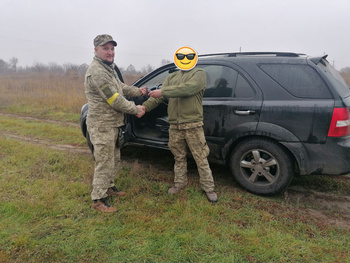 We handed over a car to our soldiers from military unit A2167 to the front - Photo 0