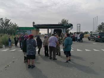 Поїздка з гуманітарною допомогою для мешканців сіл Красне, Буди у Чернігівській області - Фото 4