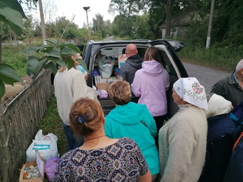 Поїздка з гуманітарною допомогою для мешканців сіл Красне, Буди у Чернігівській області - Фото 7