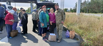 Поїздка з гуманітарною допомогою для мешканців сіл Красне, Буди у Чернігівській області - Фото 8