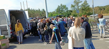 Поїздка з гуманітарною допомогою для мешканців сіл Красне, Буди у Чернігівській області - Фото 9