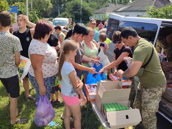 Поїздка з гуманітарною допомогою для мешканців сіл Буди, Ягідне та Красне у Чернігівській області - Фото 9