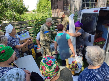 Поїздка з гуманітарною допомогою для мешканців сіл Буди, Ягідне та Красне у Чернігівській області - Фото 20