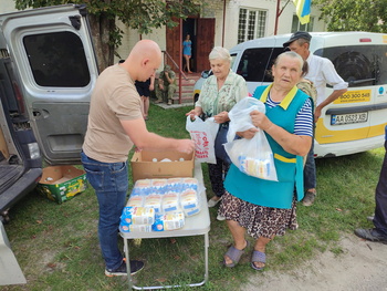 Поїздка з гуманітарною допомогою для мешканців сіл Буди, Ягідне та Красне у Чернігівській області - Фото 12