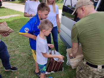 Поїздка з гуманітарною допомогою для мешканців сіл Буди, Ягідне та Красне у Чернігівській області - Фото 13