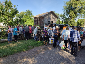Поїздка з гуманітарною допомогою для мешканців сіл Буди, Ягідне та Красне у Чернігівській області - Фото 17