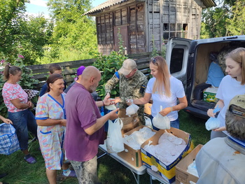 Поїздка з гуманітарною допомогою для мешканців сіл Буди, Ягідне та Красне у Чернігівській області - Фото 18